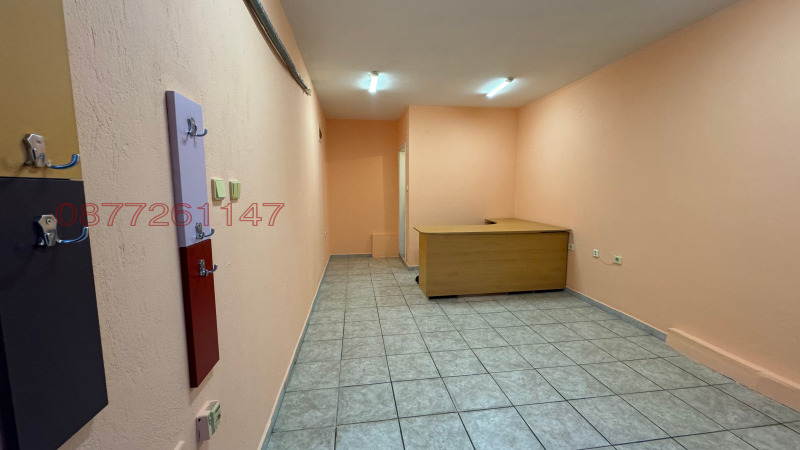 Дава под наем МАГАЗИН, гр. Русе, Център, снимка 4 - Магазини - 52751113