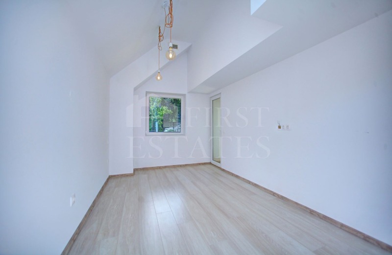 Издаје се  Кућа Софија , Драгалевци , 270 м2 | 80918152 - слика [9]