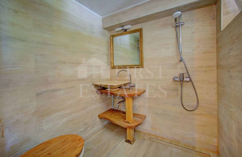 Издаје се  Кућа Софија , Драгалевци , 270 м2 | 80918152 - слика [12]