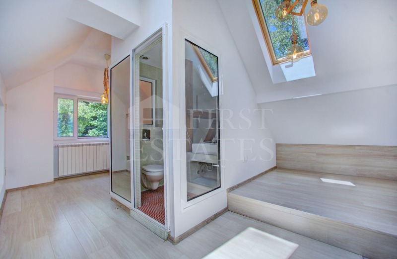 Издаје се  Кућа Софија , Драгалевци , 270 м2 | 80918152 - слика [17]
