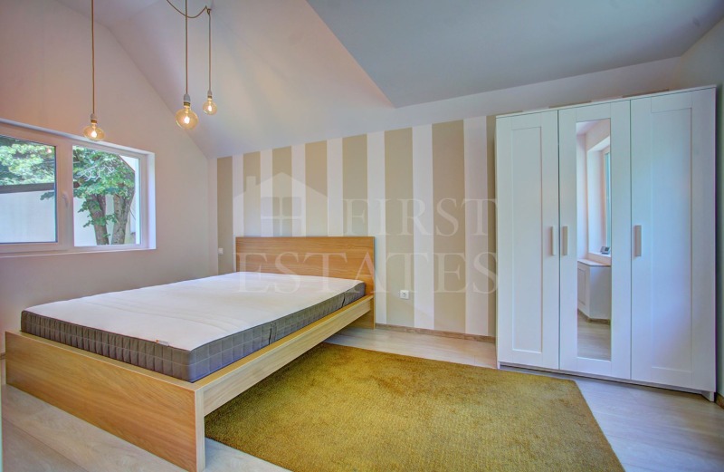 Издаје се  Кућа Софија , Драгалевци , 270 м2 | 80918152 - слика [15]