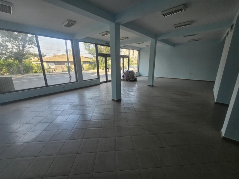 Дава под Наем МАГАЗИН в град Кърджали, Веселчане - 110 кв.м / 613.55 € » 1 200 лв., ТБС БГПРОПЪРТИС