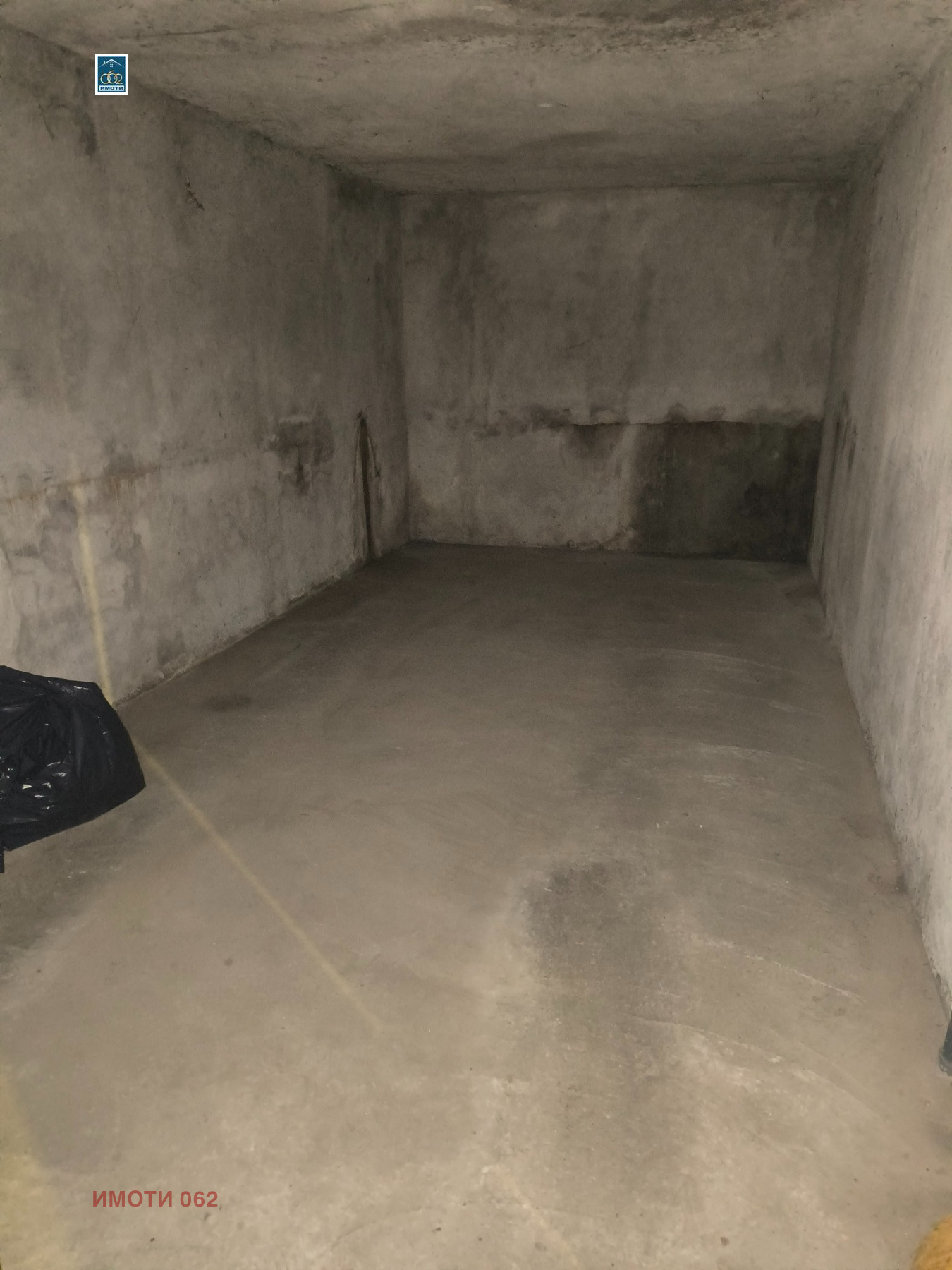 Дава под наем ГАРАЖ, ПАРКОМЯСТО, гр. Велико Търново, Център, снимка 3 - Гаражи и паркоместа - 53828196