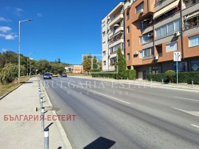 2 sypialnie Kajsiewa gradina, Warna