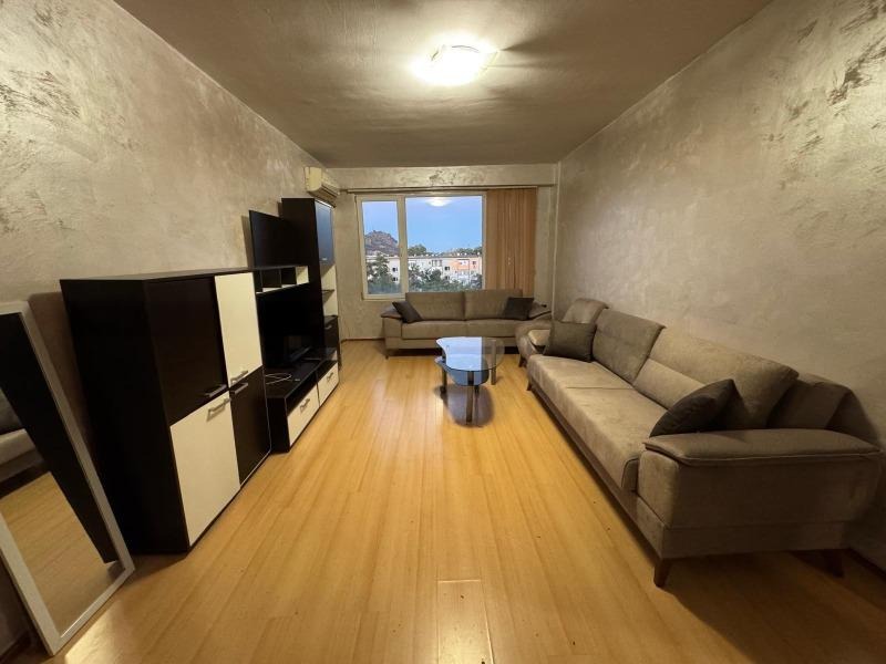 В оренду  1 спальня Пловдив , Христо Смирненски , 62 кв.м | 52189572