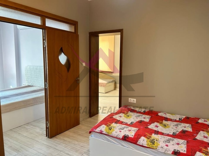 Дава под наем 4-СТАЕН, гр. Варна, ВИНС-Червен площад, снимка 4 - Апартаменти - 52636989