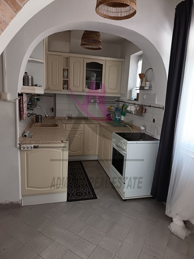 Дава под нем  2-стаен, град Варна, Спортна зала •  400 EUR • ID 80031856 — holmes.bg - [1] 