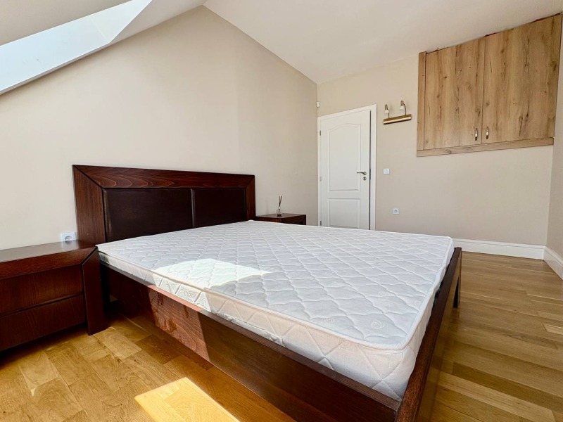 Издаје се  2 спаваће собе Софија , Центар , 159 м2 | 21736225 - слика [10]