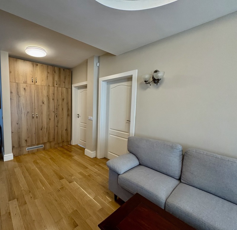 Издаје се  2 спаваће собе Софија , Центар , 159 м2 | 21736225 - слика [6]