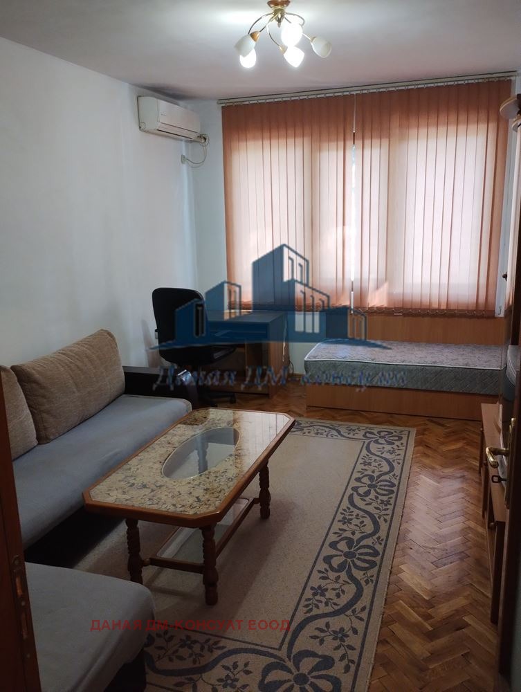 Дава под наем  3-стаен град Шумен , Център , 95 кв.м | 21850918