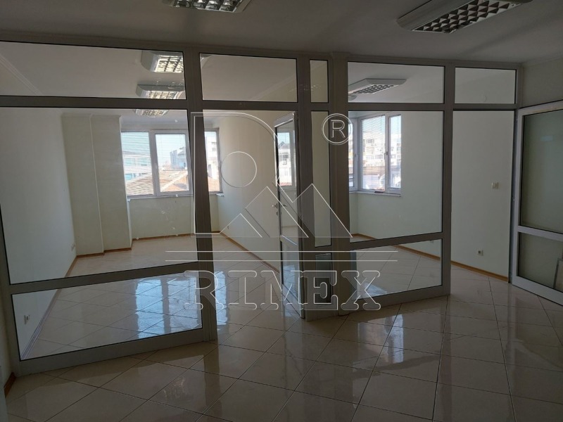 Дава под наем  Офис град Пловдив , Център , 96 кв.м | 62232416 - изображение [2]