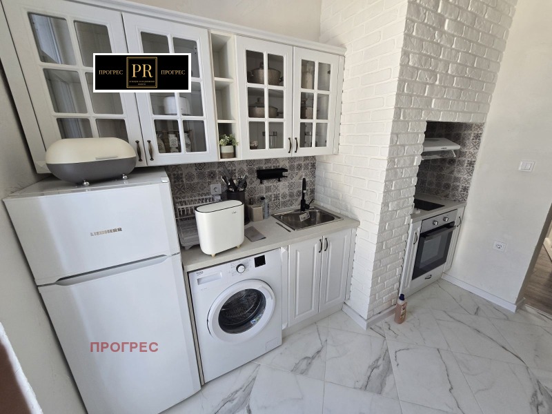 En renta  2 dormitorios Plovdiv , Tsentar , 120 metros cuadrados | 75191515 - imagen [7]