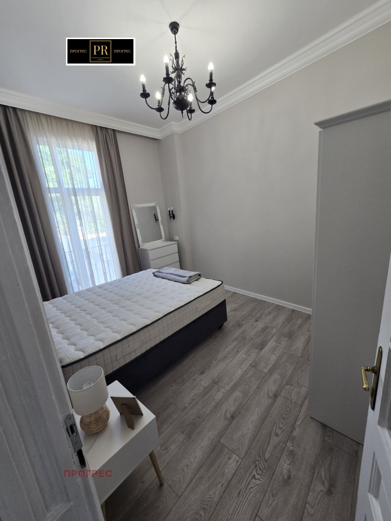 En renta  2 dormitorios Plovdiv , Tsentar , 120 metros cuadrados | 75191515 - imagen [12]