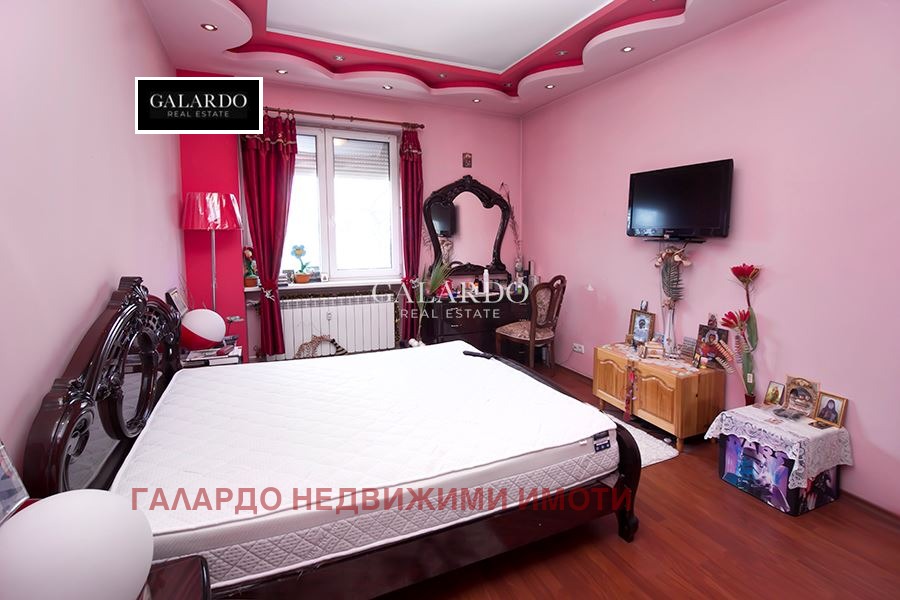 Дава под наем 2-СТАЕН, гр. София, Център, снимка 2 - Апартаменти - 53741492