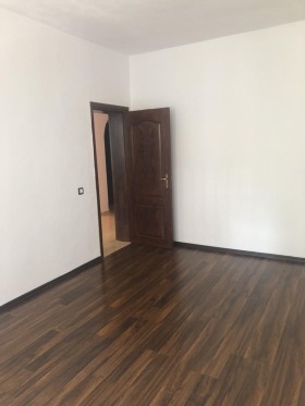 2 soveværelser Oborishte, Sofia 6