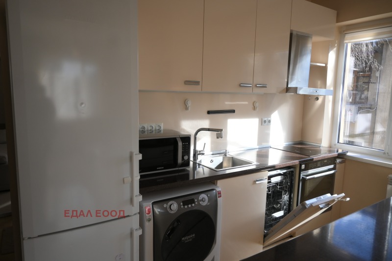 Дава под наем 3-СТАЕН, гр. София, Център, снимка 2 - Апартаменти - 52862375