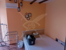 2 Schlafzimmer Pogrebi, Warna 4