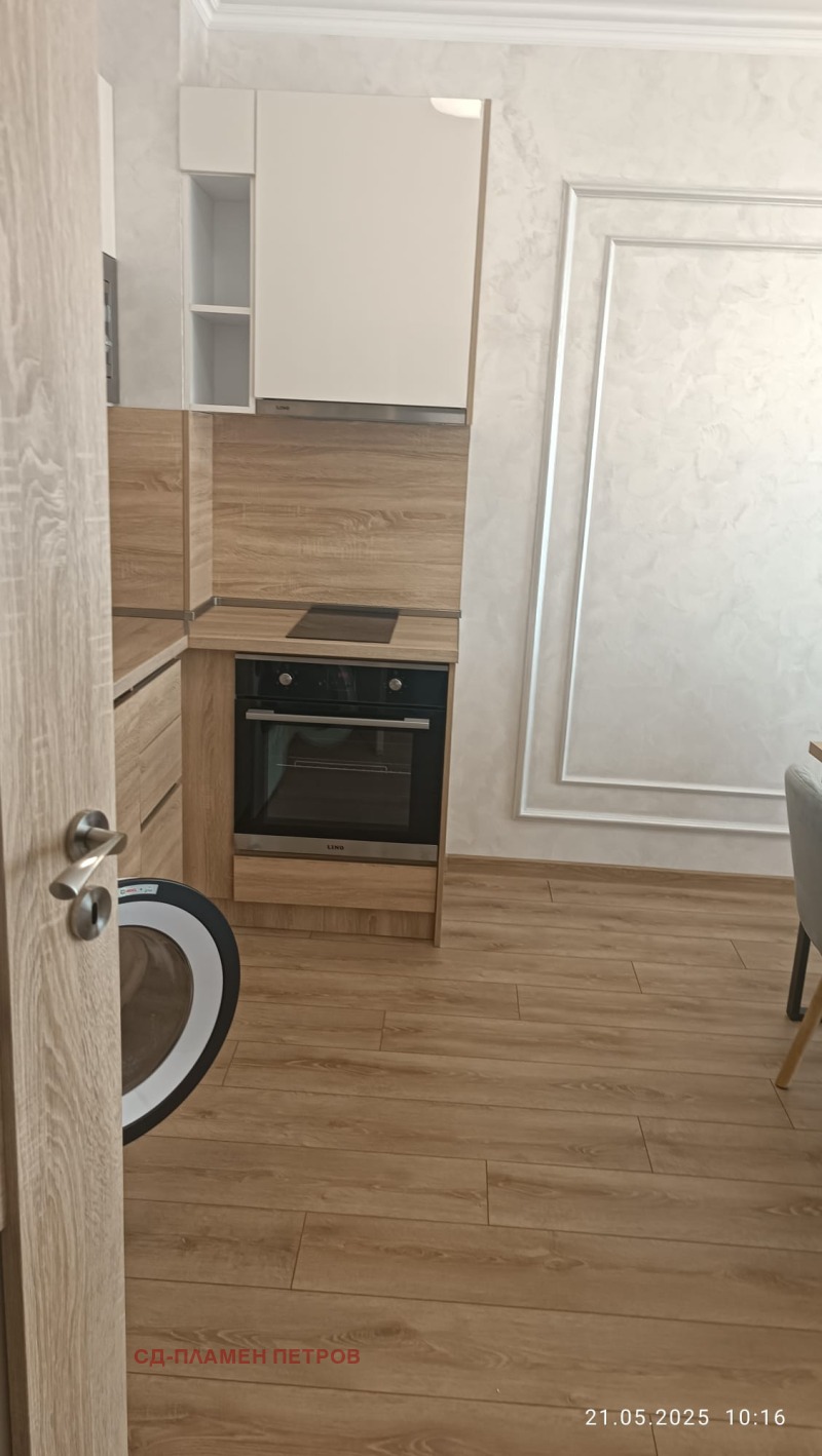 Дава под наем  3-стаен град Шумен , Пазара , 98 кв.м | 73171360 - изображение [8]