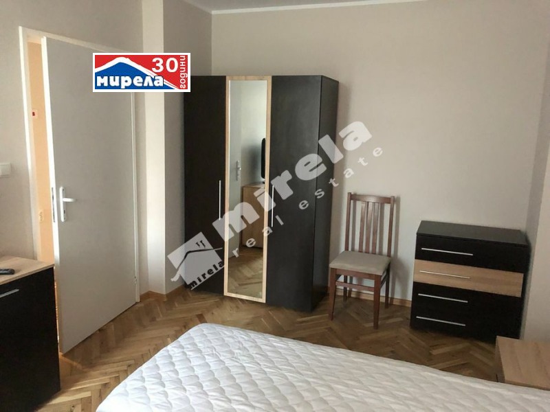 Дава под наем 3-СТАЕН, гр. Велико Търново, Център, снимка 4 - Апартаменти - 52236900