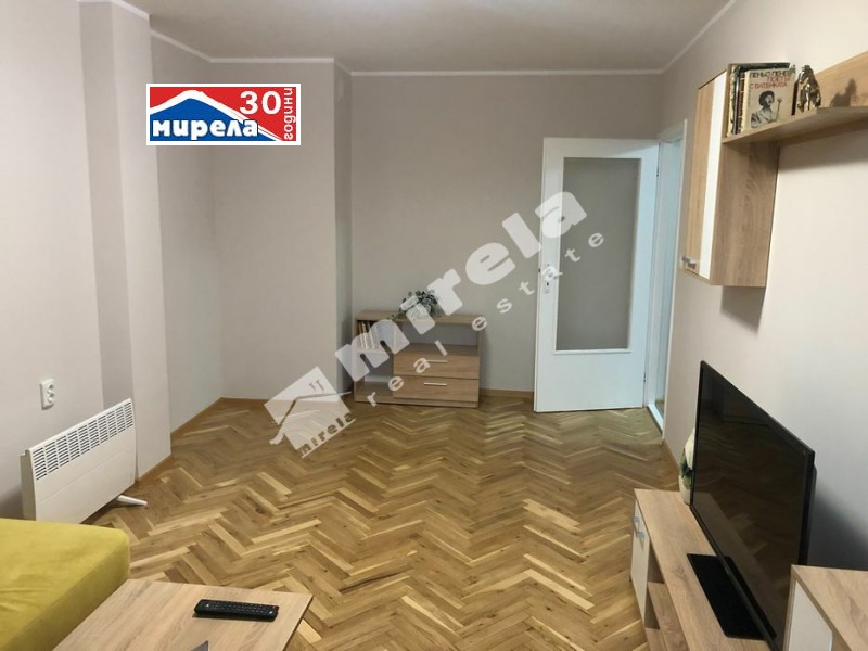 Дава под наем 3-СТАЕН, гр. Велико Търново, Център, снимка 2 - Апартаменти - 52236900