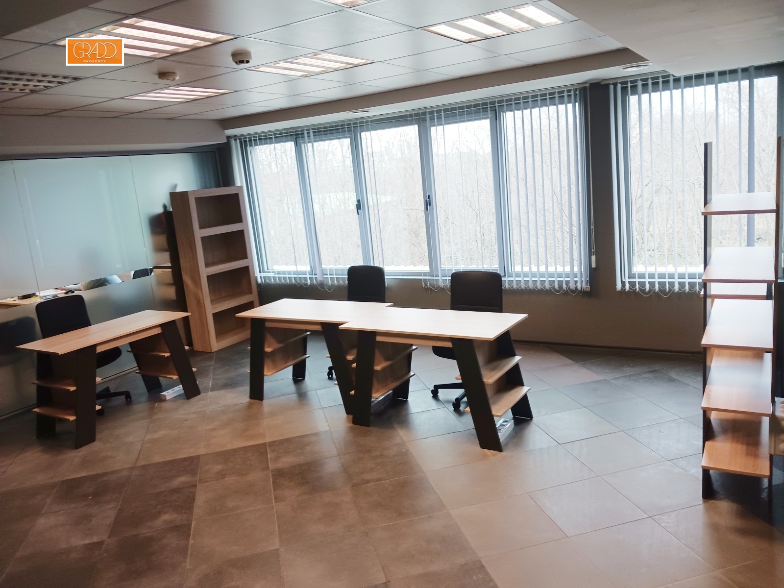 Дава под наем ОФИС, гр. Варна, Младост 1, снимка 2 - Офиси - 53814080