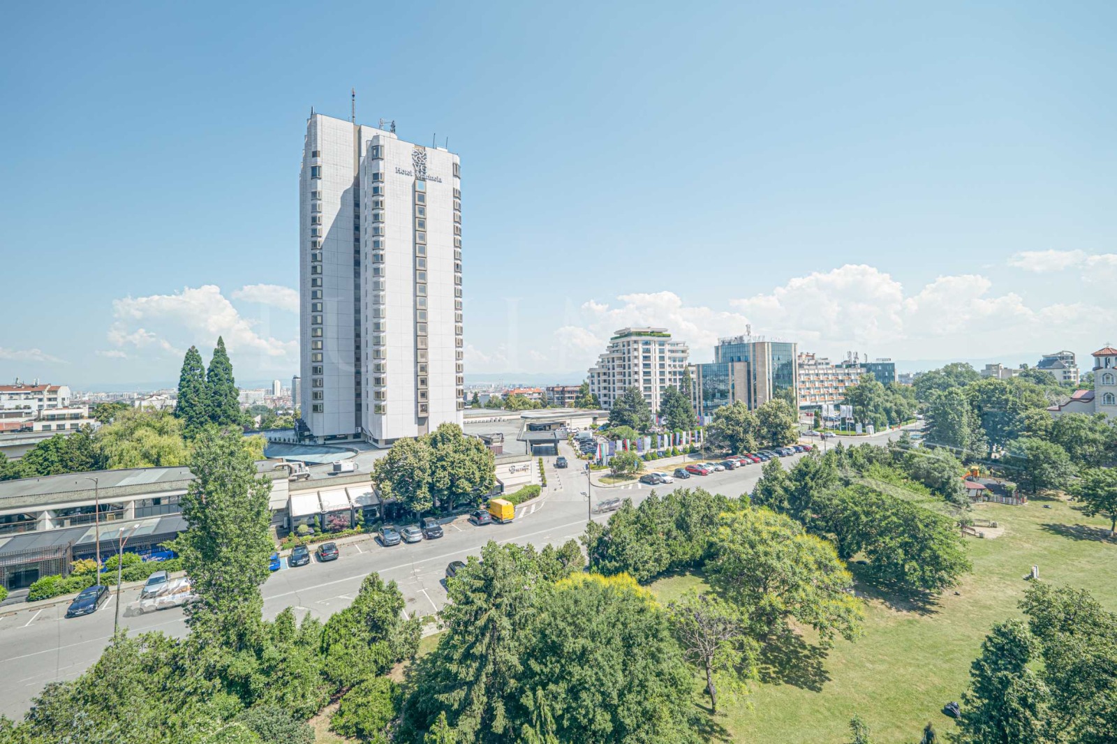 Дава под наем 4-СТАЕН, гр. София, Лозенец, снимка 3 - Апартаменти - 55103868