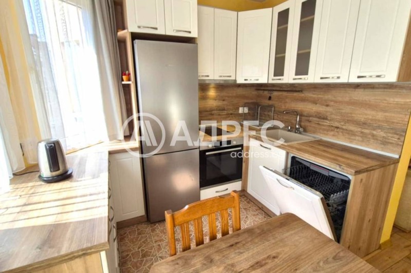 Zu vermieten  2 Schlafzimmer Sofia , Zentar , 90 qm | 40603571 - Bild [3]
