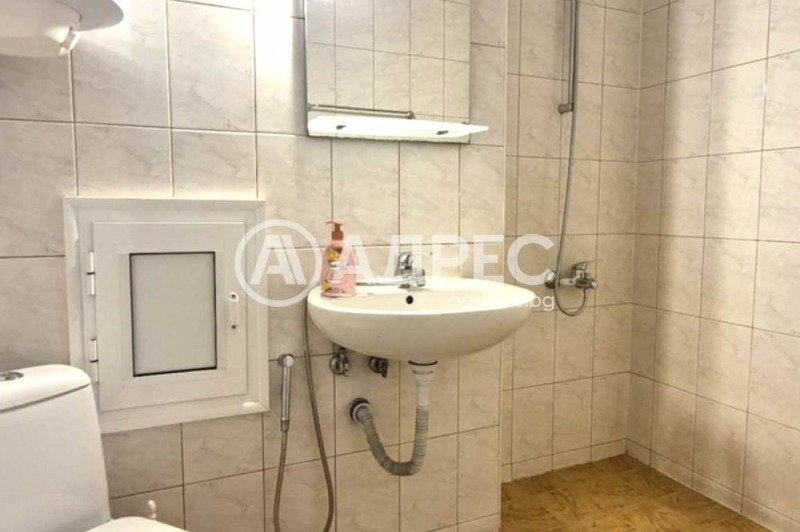 Zu vermieten  2 Schlafzimmer Sofia , Zentar , 90 qm | 40603571 - Bild [11]
