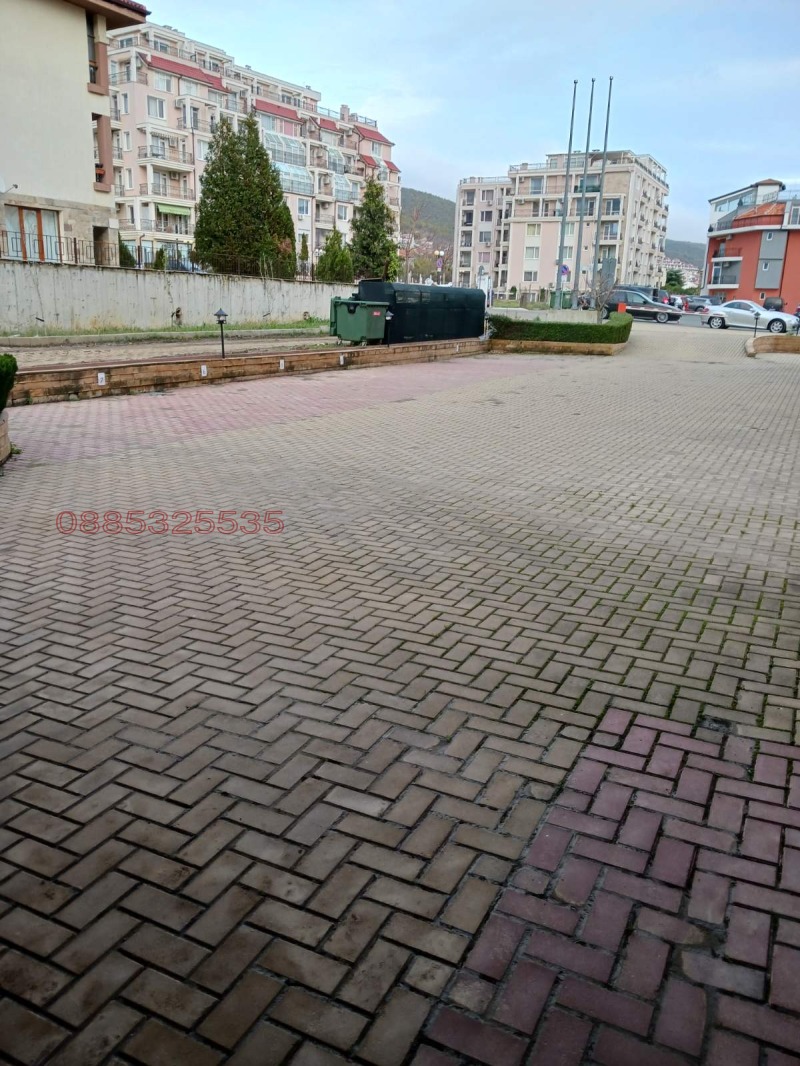 Дава под наем ГАРАЖ, ПАРКОМЯСТО, гр. Свети Влас, област Бургас, снимка 3 - Гаражи и паркоместа - 52784929