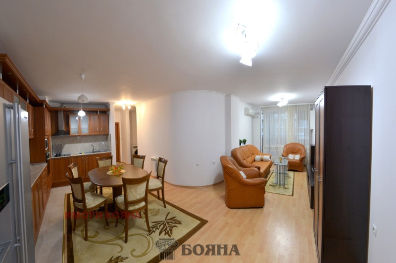 Te huur  2 slaapkamers Ruse , Tsentar , 103 m² | 42052377