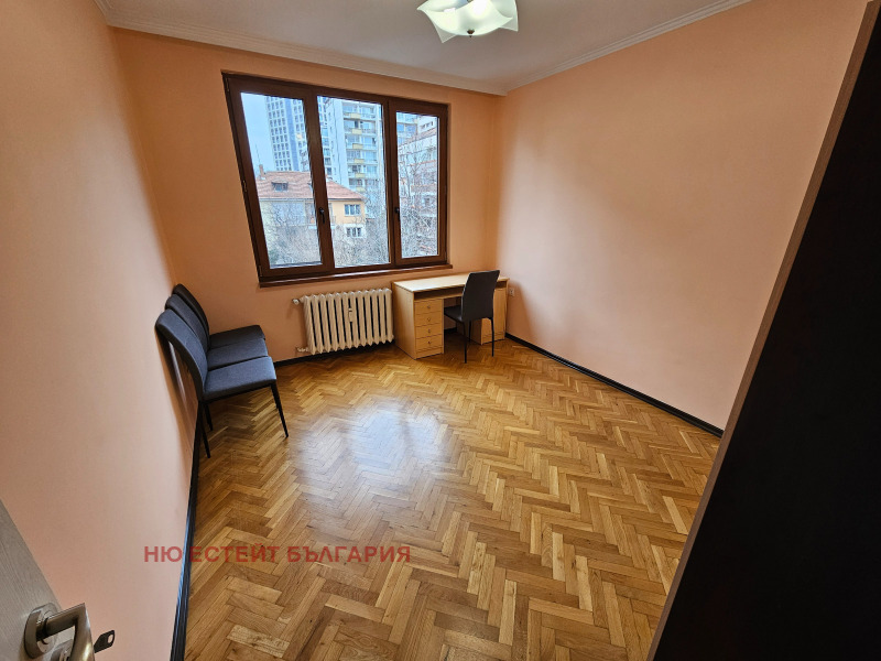 Дава под наем 3-СТАЕН, гр. София, Лозенец, снимка 12 - Апартаменти - 53384467