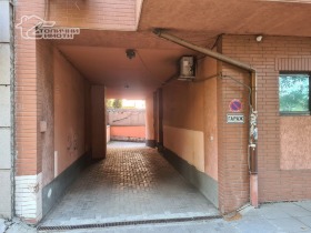 Дава под наем  Гараж, Паркомясто, град София