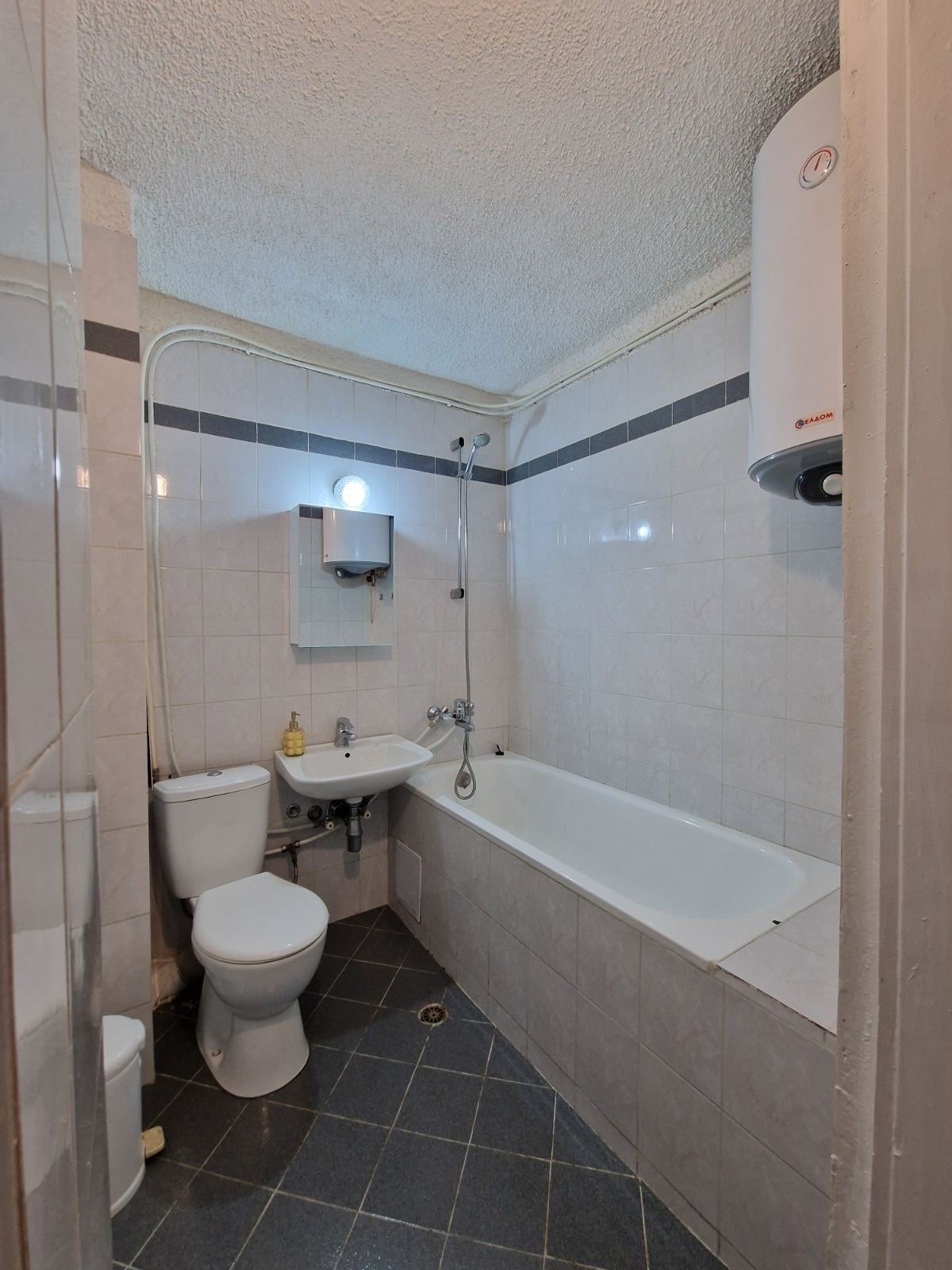 Дава под наем 2-СТАЕН, гр. София, Лагера, снимка 5 - Апартаменти - 53899917