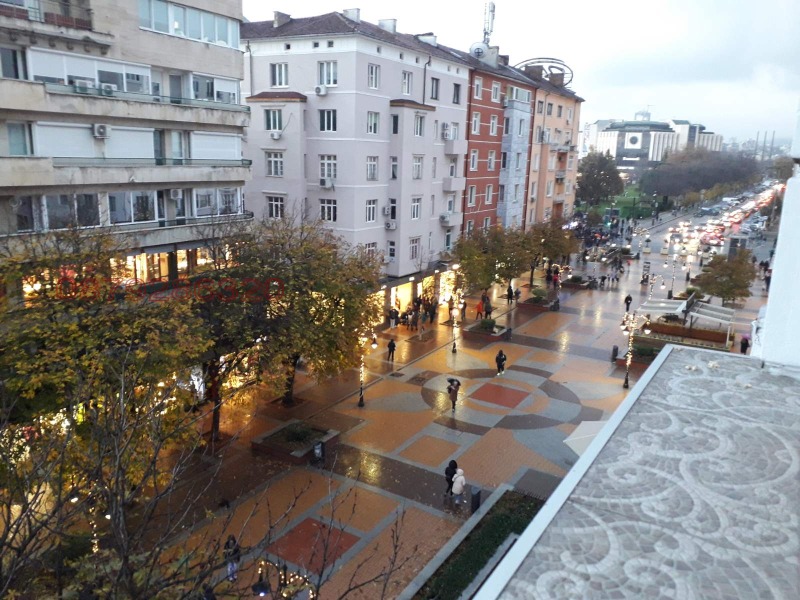 Дава под наем 3-СТАЕН, гр. София, Център