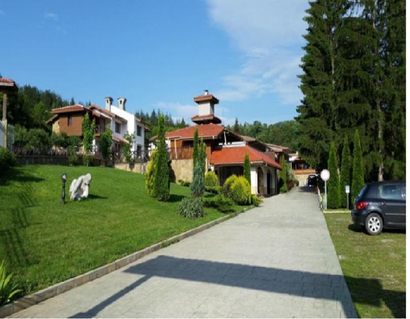 Дава под наем ХОТЕЛ, с. Боженците, област Габрово