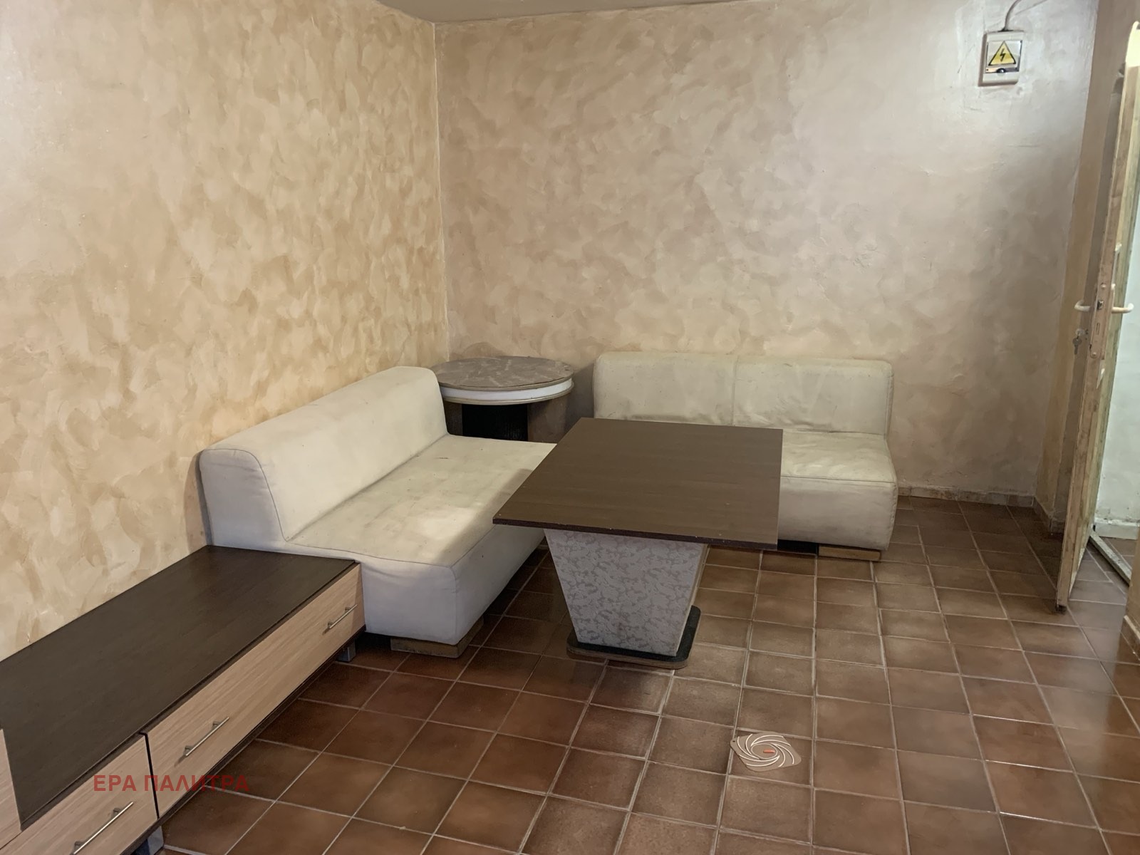 Дава под наем МАГАЗИН, гр. Бургас, Център, снимка 3 - Магазини - 53872374