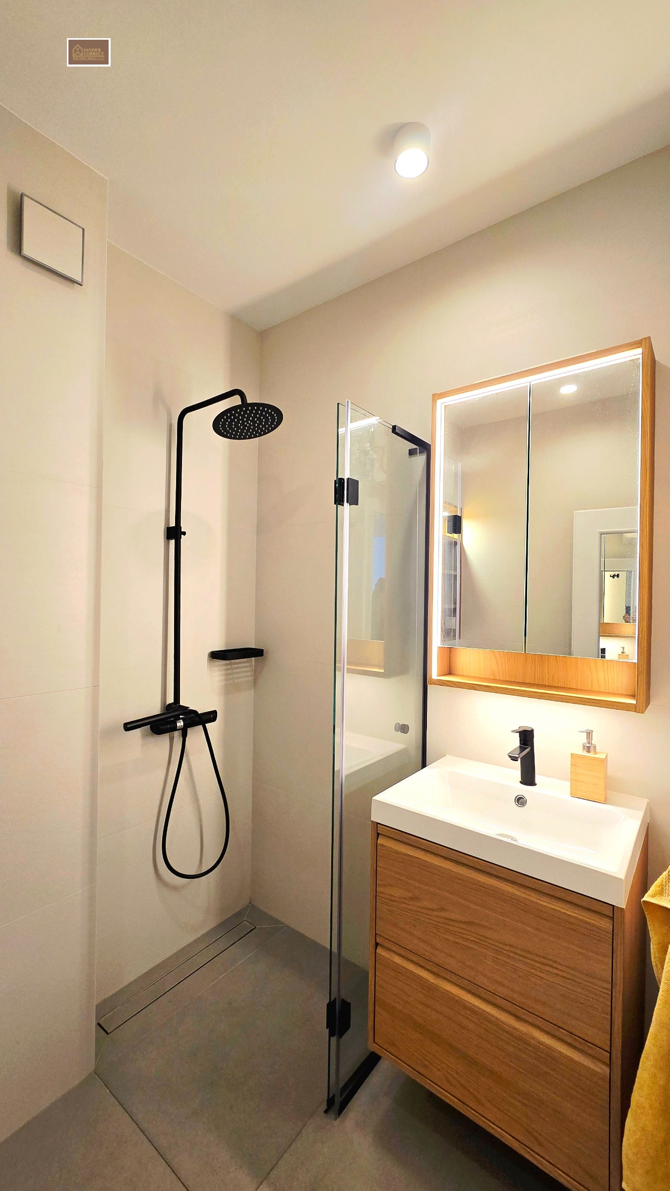 Дава под наем 2-СТАЕН, гр. София, Лозенец, снимка 3 - Апартаменти - 53778642