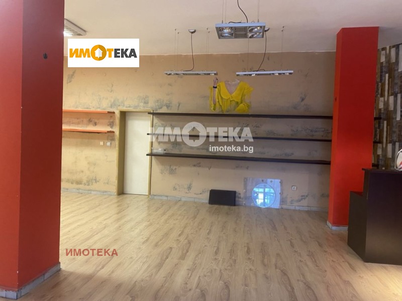 A louer  Bureau Sofia , Borovo , 122 m² | 75367269