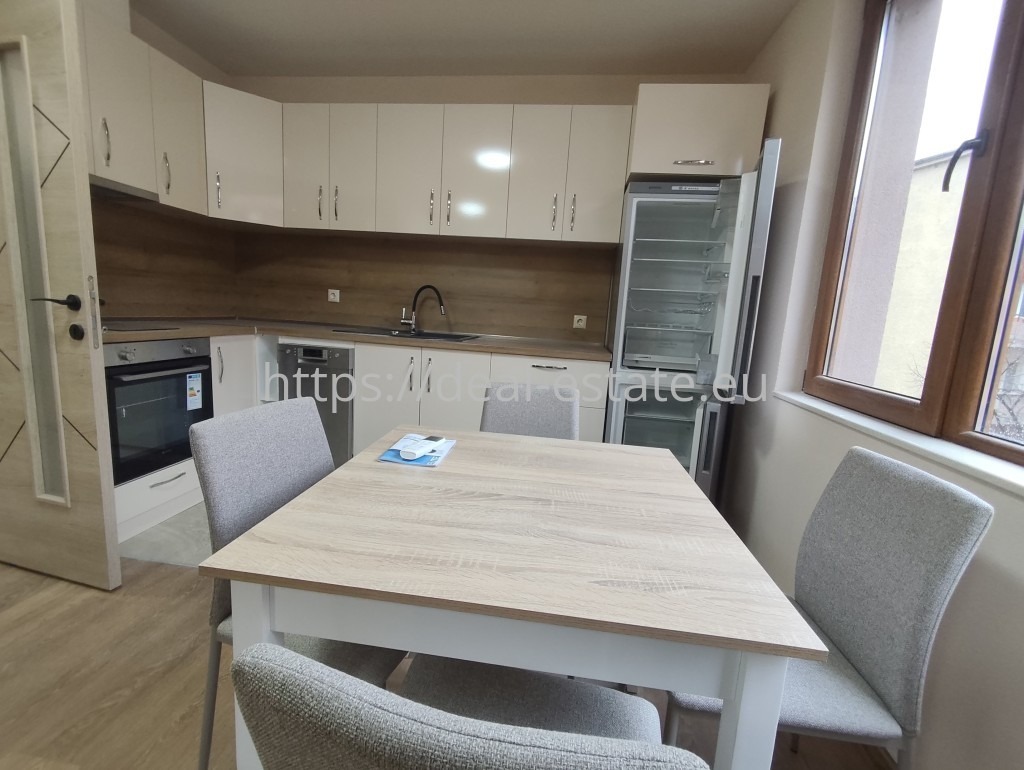 Дава под наем 3-СТАЕН, гр. Благоевград, Широк център