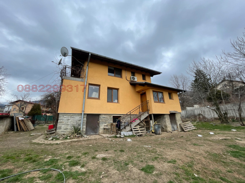 Дава под Наем КЪЩА в град София, с. Бистрица - 200 кв.м / 1 200 € » 2 347.00 лв.