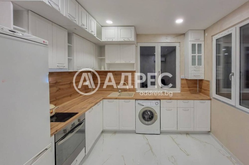 Издаје се  Студио Софија , Кнјажево , 40 м2 | 88582854