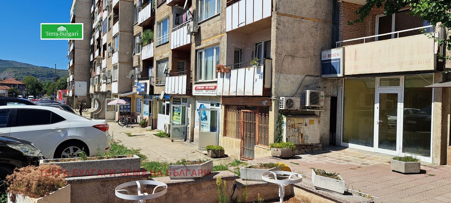 Дава под наем СКЛАД, гр. Перник, Център, снимка 12 - Складове - 53853148