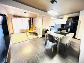2 Schlafzimmer Briz, Warna