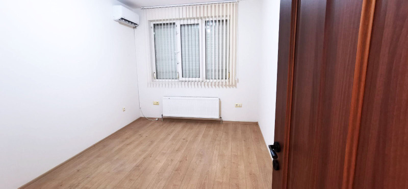 Дава под наем ОФИС, гр. Пловдив, Тракия, снимка 11 - Офиси - 52862936