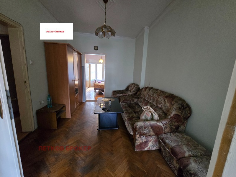 Дава под Наем 3-СТАЕН в град София, Център - 75 кв.м / 580 € » 1 134.38 лв., ПЕТКОВ БРОКЕР