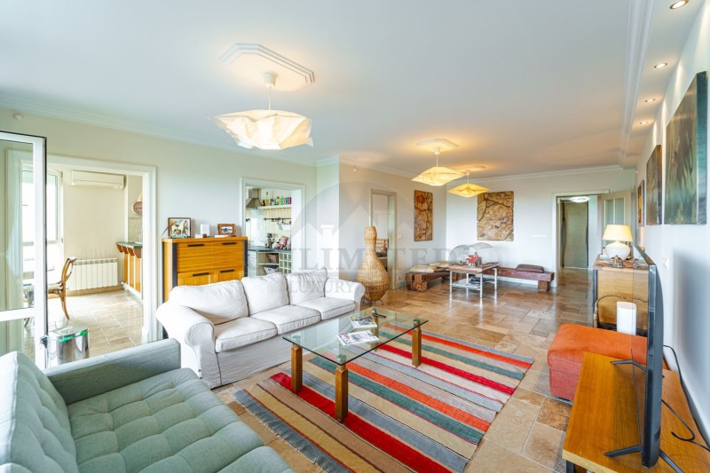 Zu vermieten  3 Schlafzimmer Sofia , Izgrew , 200 qm | 72837017 - Bild [4]