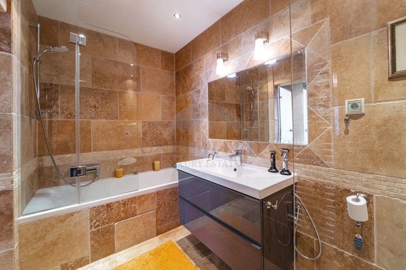 Zu vermieten  3 Schlafzimmer Sofia , Izgrew , 200 qm | 72837017 - Bild [13]
