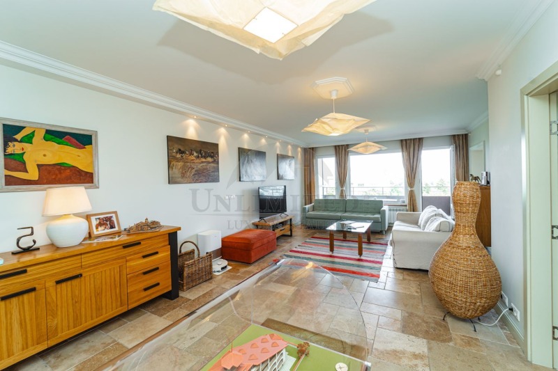 Zu vermieten  3 Schlafzimmer Sofia , Izgrew , 200 qm | 72837017 - Bild [3]