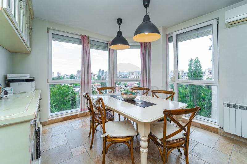 Zu vermieten  3 Schlafzimmer Sofia , Izgrew , 200 qm | 72837017 - Bild [6]