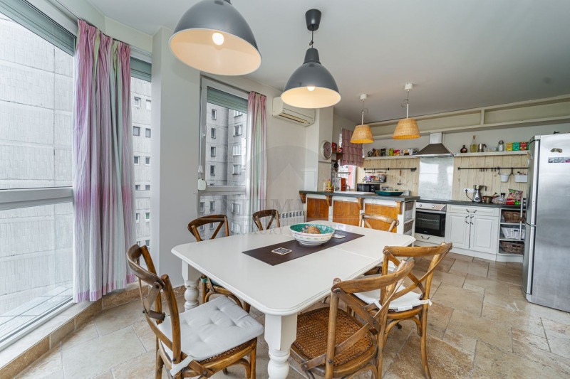 Zu vermieten  3 Schlafzimmer Sofia , Izgrew , 200 qm | 72837017 - Bild [8]